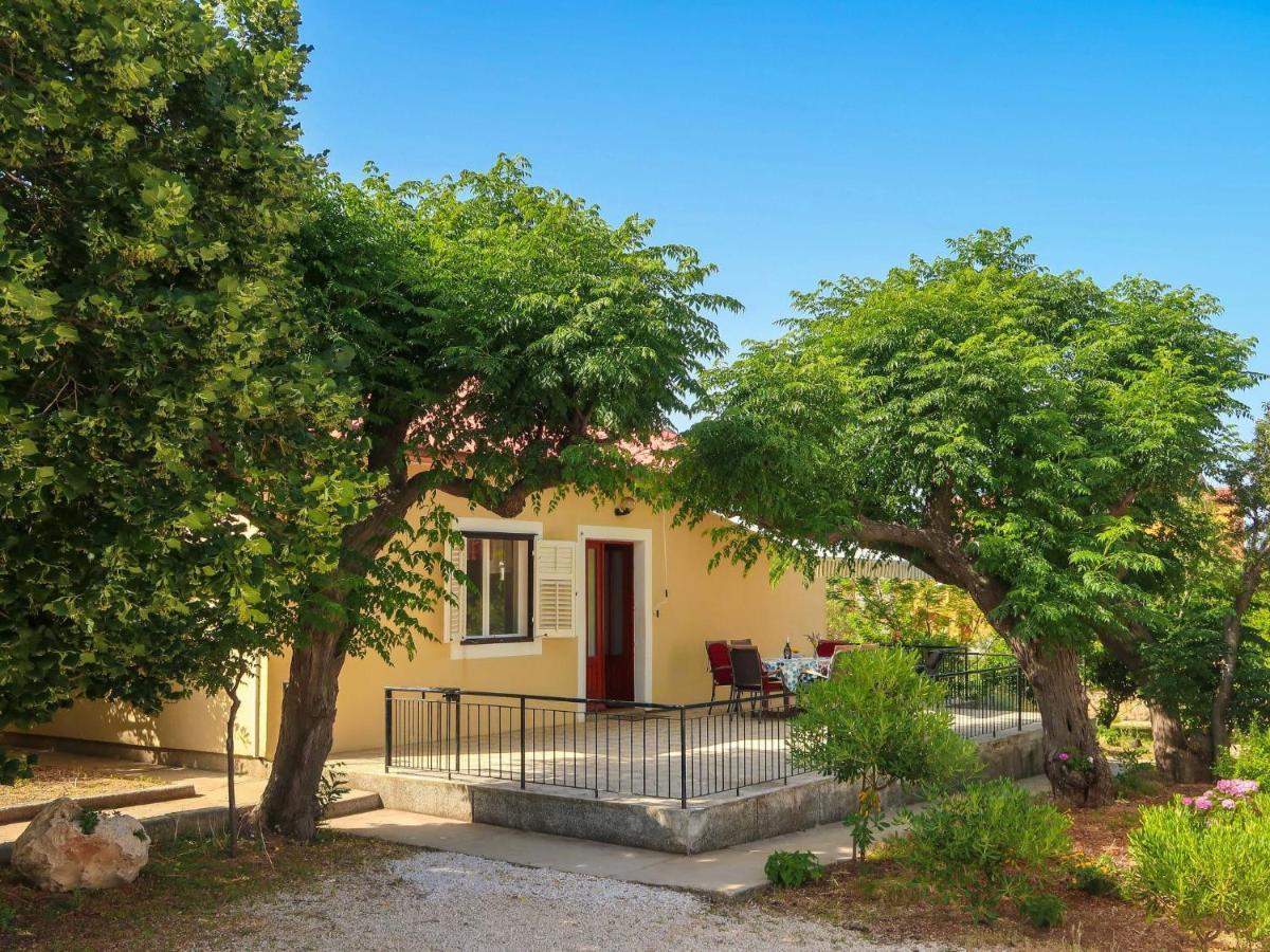 Ferienhaus Andela - Rab170 By Interhome *